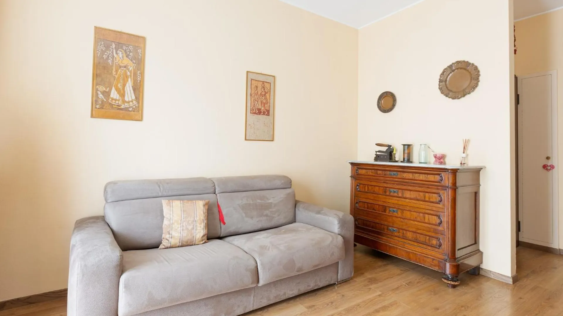 Bande Nere M1 Comfy Apt With Balcony Milan