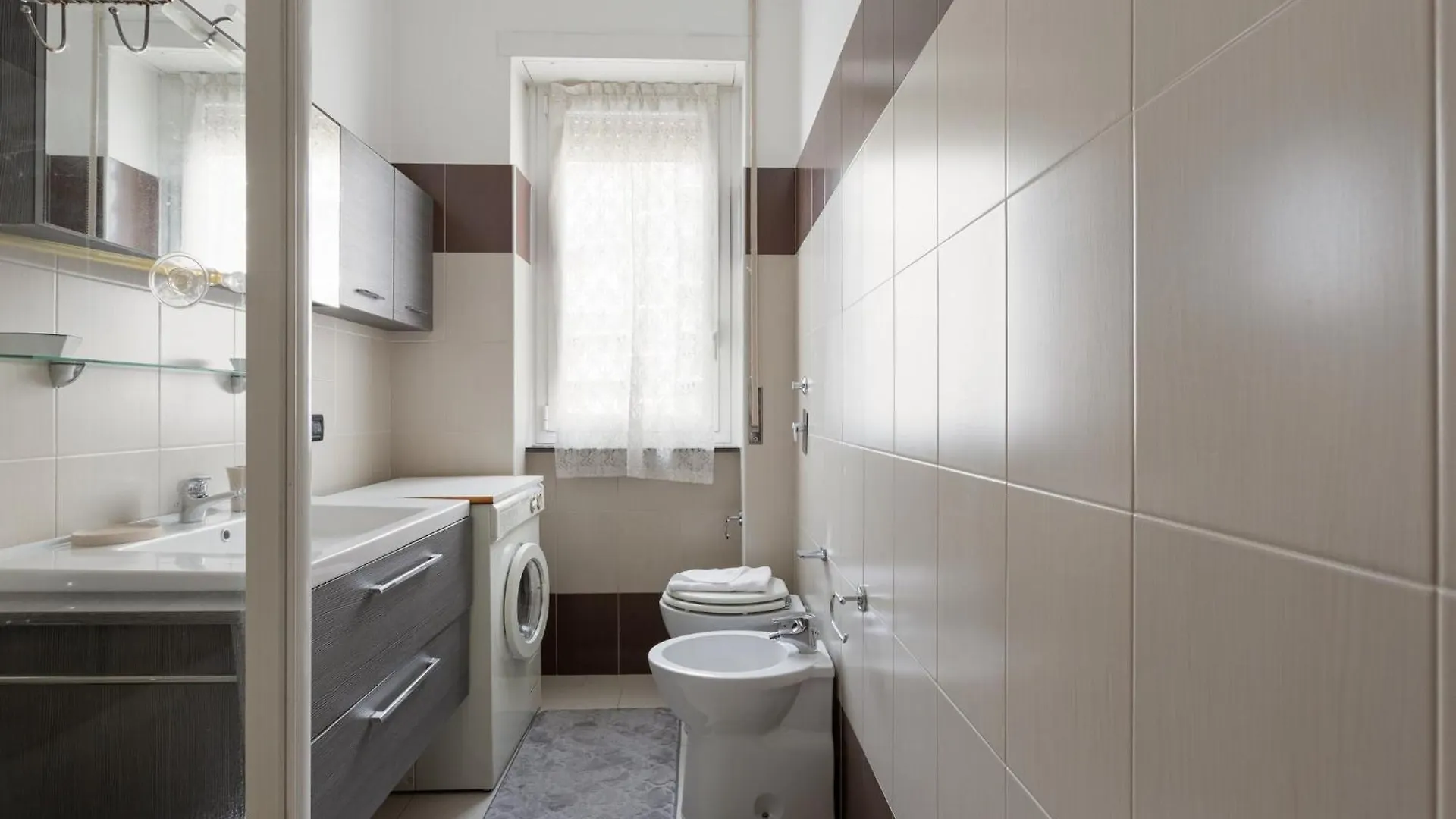 Bande Nere M1 Comfy Apt With Balcony Milan