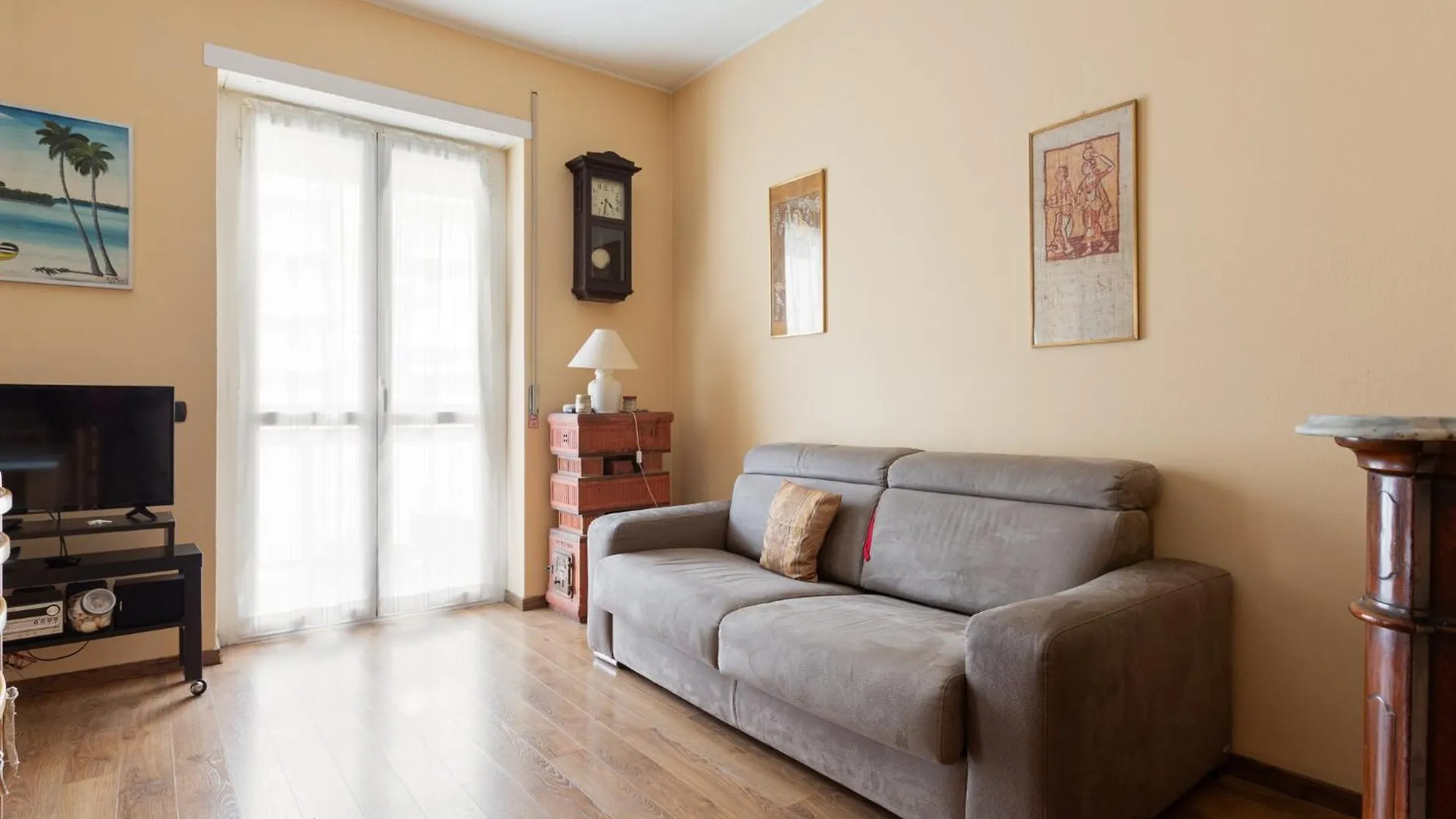 Apartment Bande Nere M1 Comfy Apt With Balcony Milan