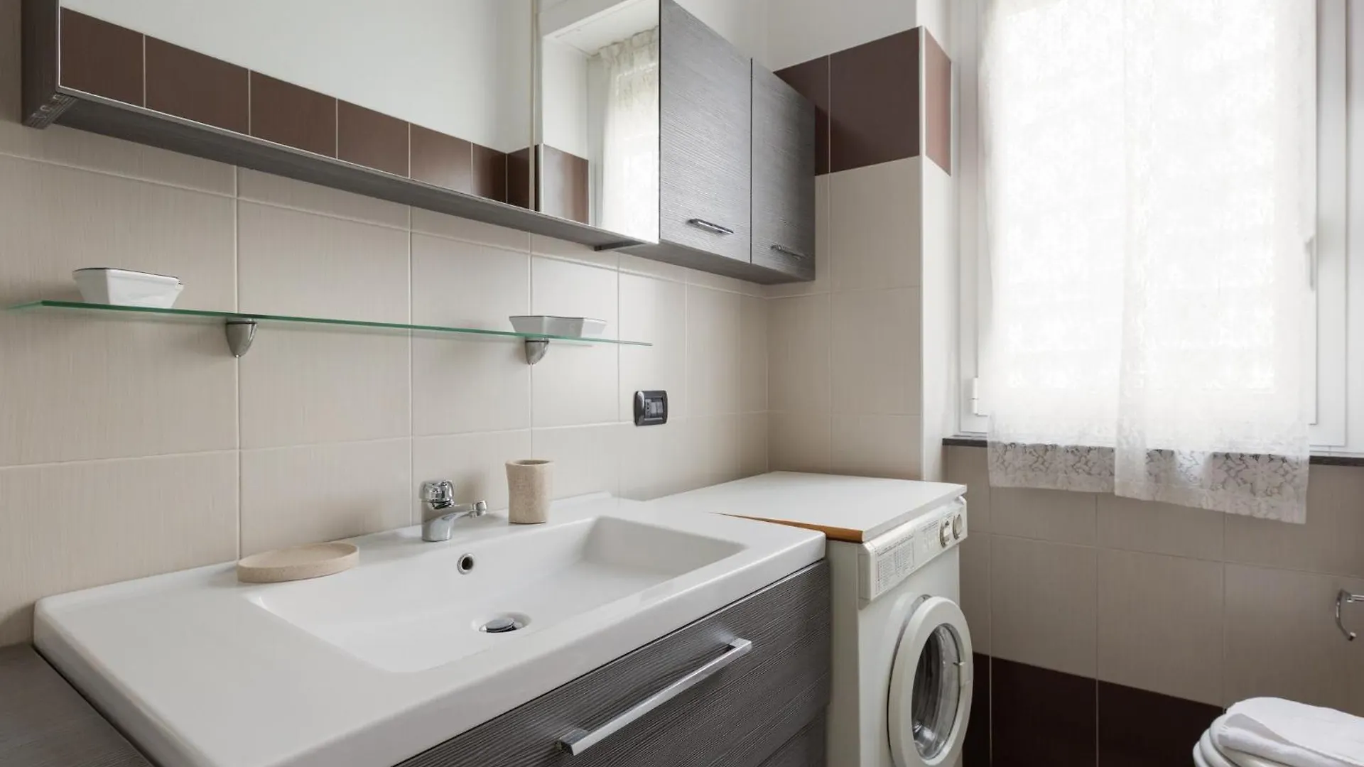 Bande Nere M1 Comfy Apt With Balcony Milan 0*,