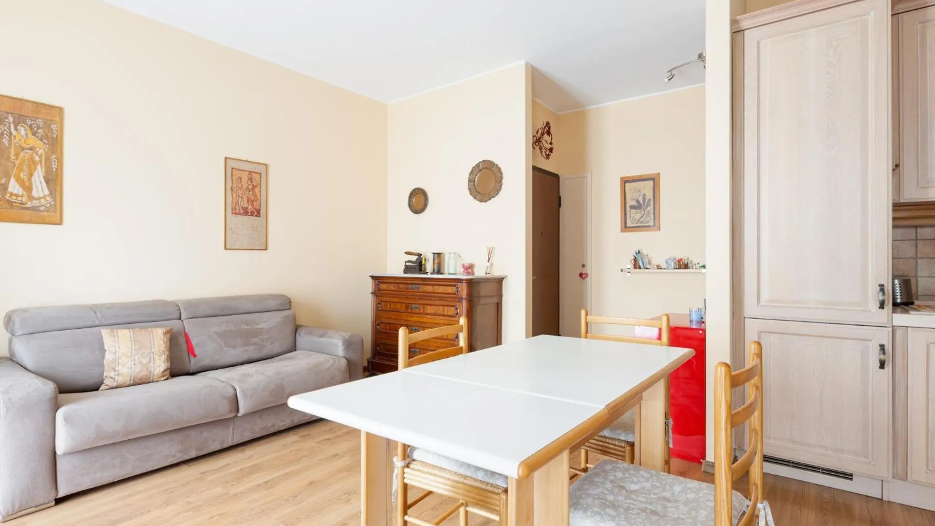 Bande Nere M1 Comfy Apt With Balcony Milan Apartment